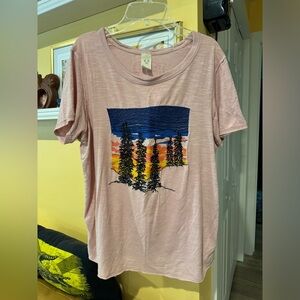 🌸⛰️ RARE Free People We the Free Embroidered Mountain T-Shirt Size Medium ⛰️❤️